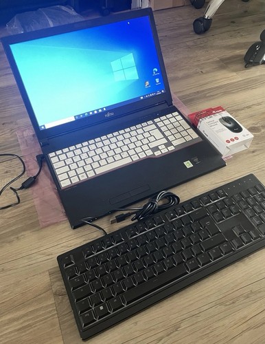 Fujitsu lifebook e554 laptop - fujitsu,
